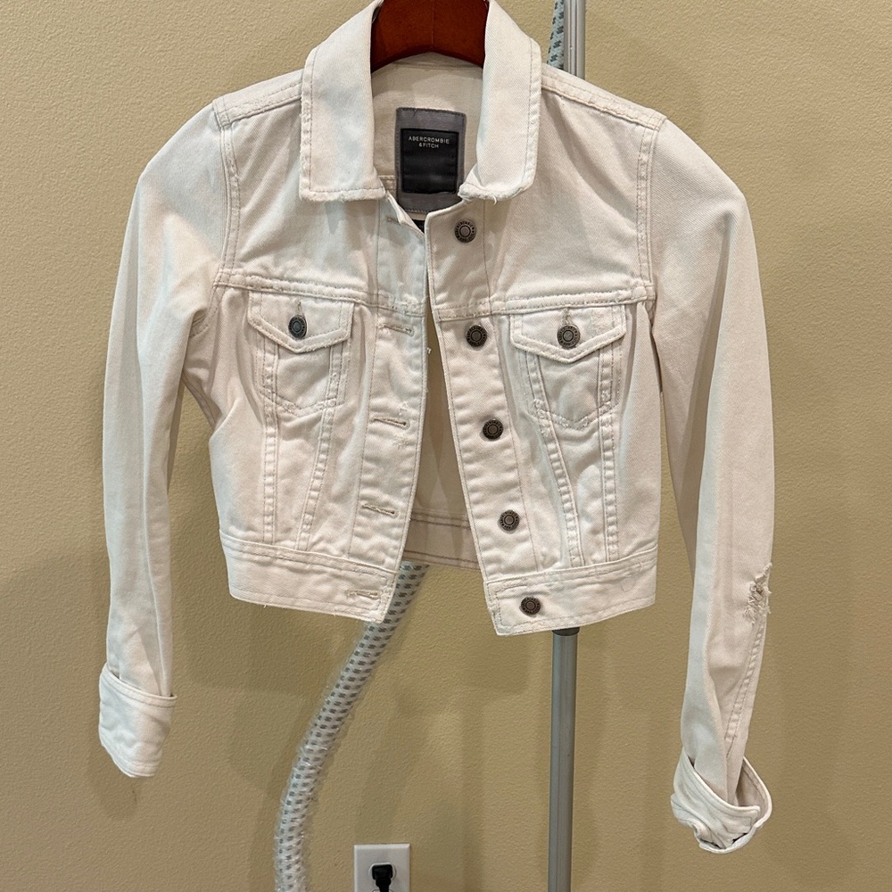 Abercrombie & Fitch Cream Cropped Denim Jacket